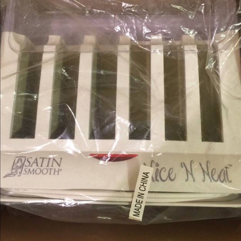 Wax warmer-  satin smooth esthetician special.